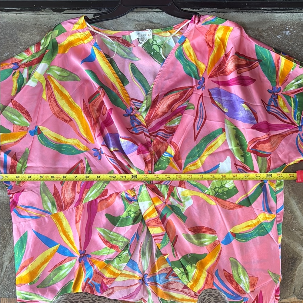 Umgee Peach Pink Tropical Floral Multicolor relaxed fit oversized silky blouse - Picture 4 of 6